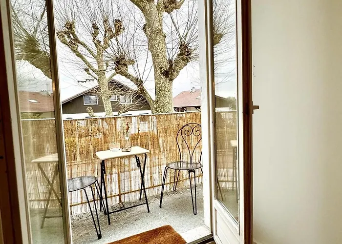 Le Grand Port - T2 With Parking 公寓