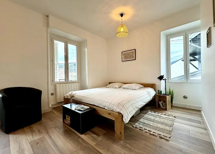 Le Grand Port - T2 With Parking *