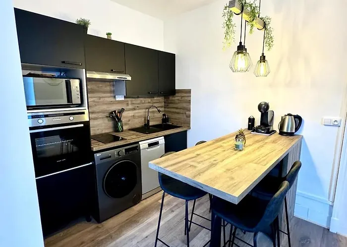 Le Grand Port - T2 With Parking 公寓 *